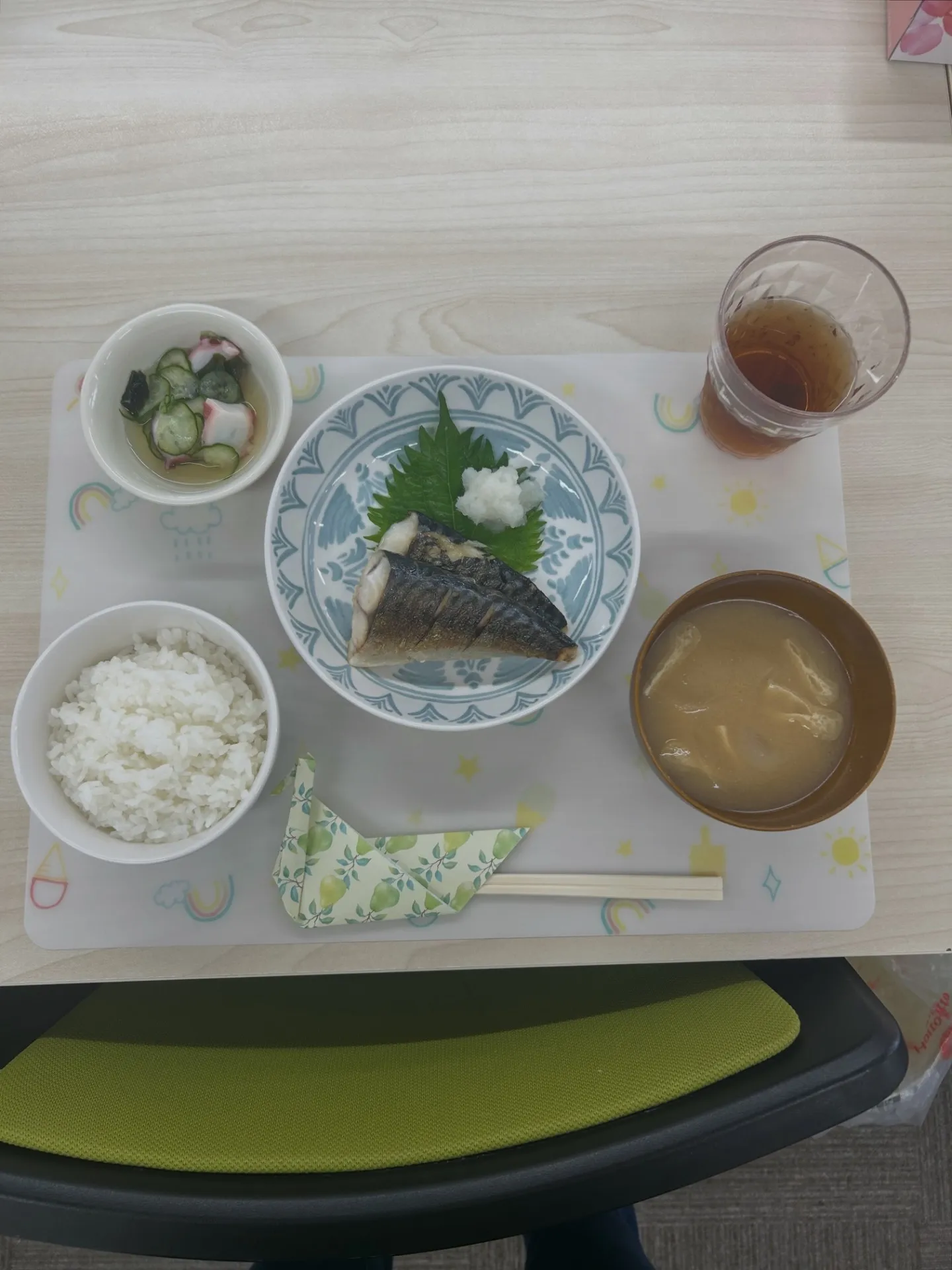 本日は「さばの塩焼き」をご提供しました。