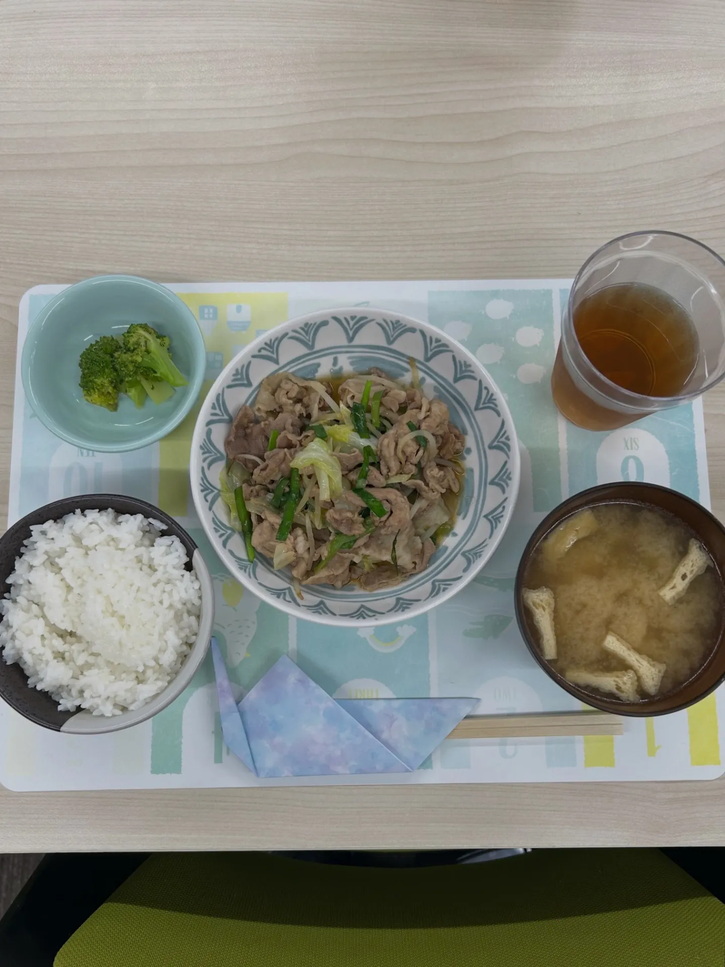 本日のランチ豚肉と野菜のスタミナ炒め